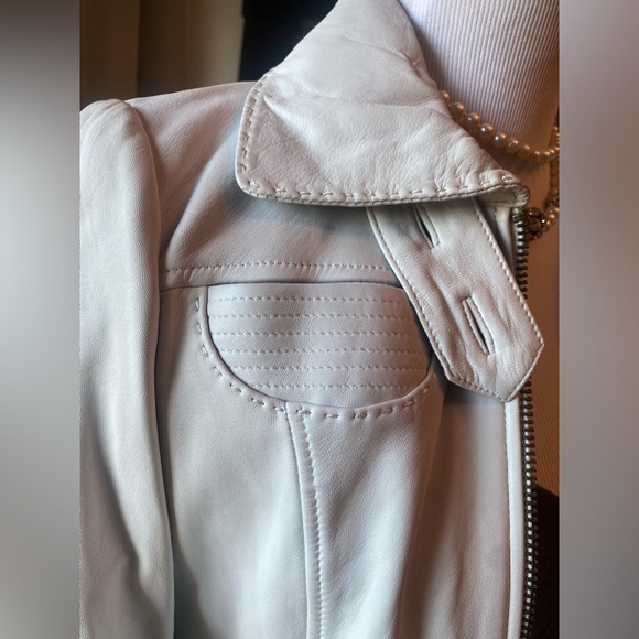 🌟Mackage Retro-Style White Leather Jacket 🌟 - Picture 6 of 10
